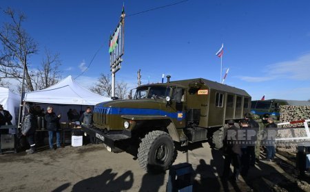 Rus sülhməramlıları rahat şəkildə istədiklərini təminat adı altında Xankəndidə daşıyır 