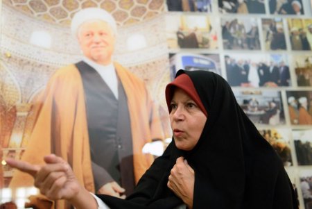 İran molla rejimi sabiq prezidentin qızına 5 il həbs cəzası verdi