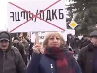 Gümrü şəhərindəki Rusiyanın 102-ci hərbi bazasının qarşısında nümayişlər keçirilir