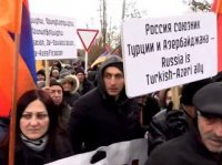 Gümrü şəhərindəki Rusiyanın 102-ci hərbi bazasının qarşısında nümayişlər keçirilir