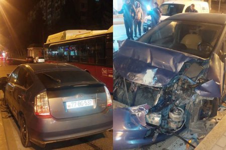 Paytaxtda Prius sərnişin avtobusuna çırpılıb: Xəsarət alan var 