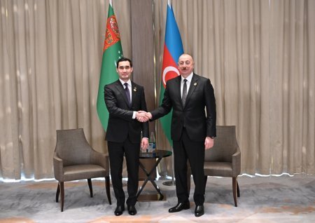 Prezidenti İlham Əliyev  türkmənistanlı həmkarı ilə görüşüb