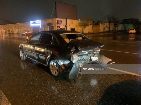 Bakıda zənciruqəza. Üç maşın əzilib 