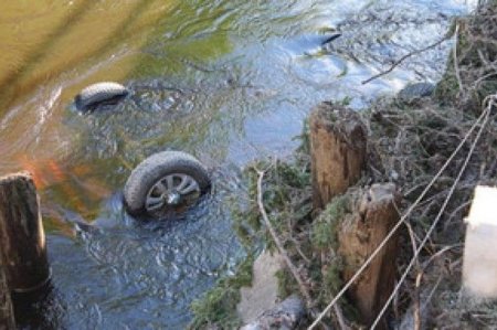 Yevlaxda su kanalına düşən avtomobildə bir nəfər ölüb