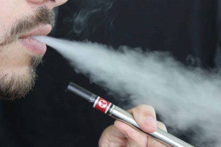   Qazaxıstandan elektron siqaretlərin satışına qadağa