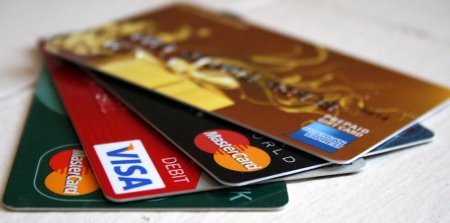 Bank olmayan kredit təşkilatlarına kredit kartı buraxmaq icazəsi verilib
