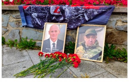 Priqojin və Utkinin abidəsi məhv edilib