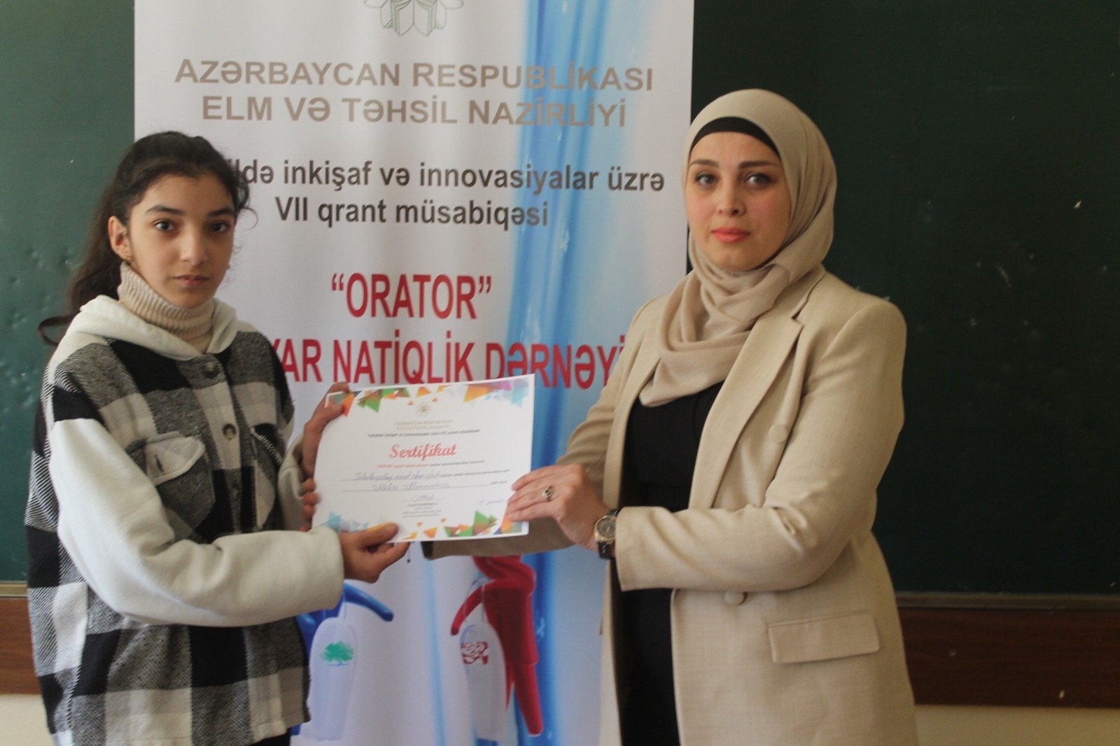 Qubada şagirdlərin natiqlik və təqdimat bacarıqlarının inkişafı ilə bağlı təlimlər keçirilib