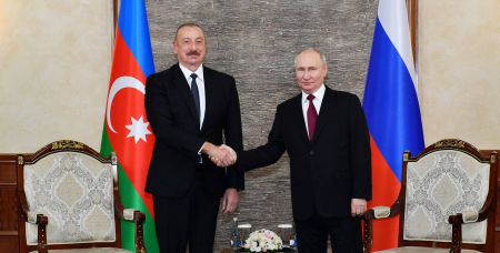 Putin Əliyevi təbrik edib