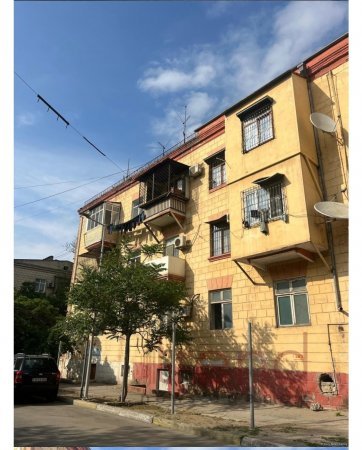 Sakinlər çıxarılmadan söküntü işləri aparılır