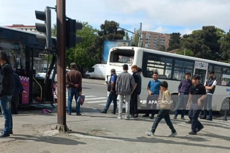 Bakıda iki avtobus toqquşub