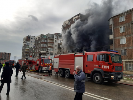  Xırdalanda yaşayış binasında yanğın olub, sakinlər təxliyə  edilib