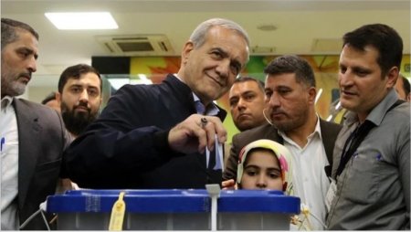 İranda keçirilən prezident seçkilərində Pezeşkian və Cəlili ikinci mərhələyə çıxıb
