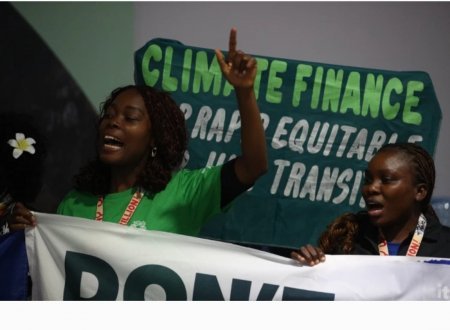 COP 29 da iqlim fəalları aksiya keçiriblər