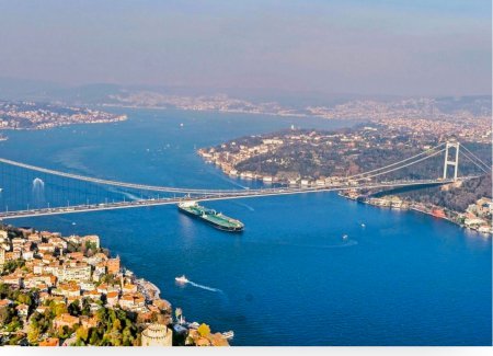 Bosfor boğazında gəmilərin hərəkəti dayandırıldı