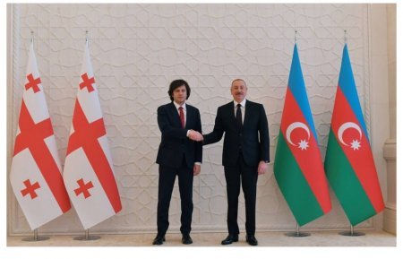 Əliyev Kobaxidze ilə təkbətək görüşü başlayıb