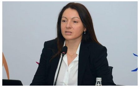 Vəzifəsindən qovulan nazir müavini işdən çıxarılma barədə danışmaq istəməyib