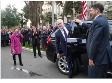 Diplomatik missiyası başa çatan ABŞ səfiri son çıxışını edib