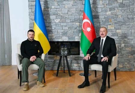 İlham Əliyev Davosda Zelenski ilə görüşüb