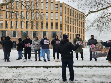 DAS təşkilatının rəhbərliyi altında siyasi mühacirlər Berlində XİN qarşısında etiraz aksiyası keçirirlər