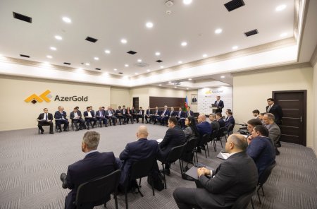  “AzerGold” qeyri-filiz faydalı qazıntı yataqları ilə bağlı seminar keçirib