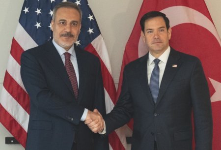 Fidan və ABŞ dövlət katibi cənubu Qafqazda dülhü nüzakirı ediblər