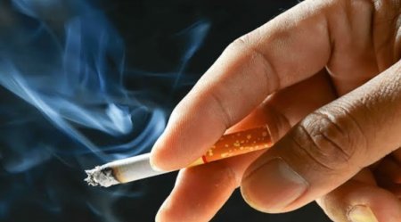 İctimai yerlərdə siqaret çəkənlər cərimələnəcək