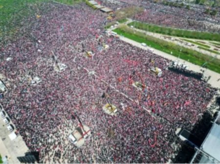 İstanbulda CHP -nin Maltəpə mitinqində 2 milyon 200 min insan iştirak edib