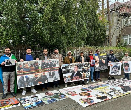 Avropada yaşayan siyasi mühacirlər bu gün də Berlində aksiya keçiriblər.