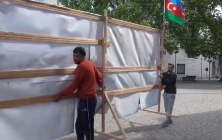 Almaniyada yaşayan azərbaycanlı mühacirlər yenidən aksiya keçiriblər – fəallar siyasi məhbusların azad olunmasını tələb edirlər