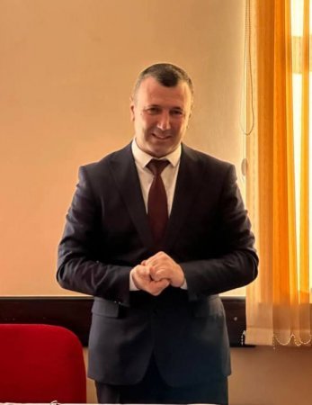 Xaçmazda Tanınmış Məktəb Direktorunun Vəzifədən Azad Edilməsi ilə Bağlı Rəsmi Açıqlama Verilməyib