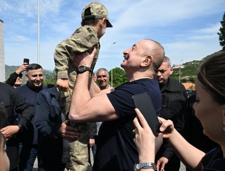 Prezident Laçında əhali ilə görüşüb