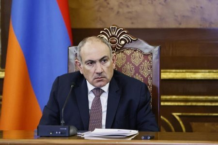 Paşinyan sosial şəbəkədə qalmaqallı cavab verdi: “Mən türkün ayaqlarını yalayıram?”
