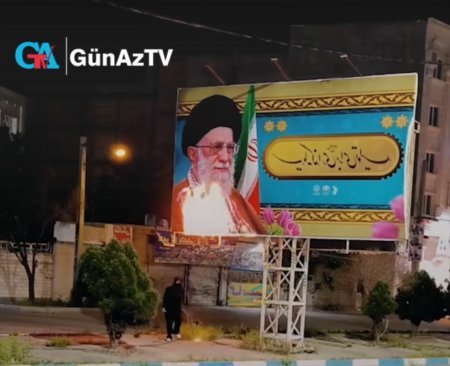 İranda xalq molla rejiminə qarşı qalxır. Plakatlar yandırılır