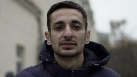 Fərid İsmayılov səhhətinə görə məhkəməyə aparılmasına etiraz edir: “Hökmü indidən oxuyun”