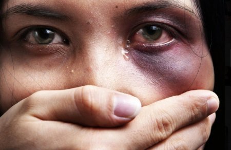 Azərbaycanda qadınlara qarşı dəhşətli cinayətlər: 29 gündə 12 zorakılıq hadisəsi, 6 qətl