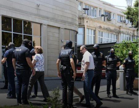 Polis “Sputnik Azərbaycan”ın Bakı ofisində əməliyyat keçirdi