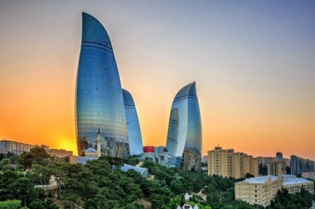 Azərbaycan niyə turist cəlb edə bilmir? – Qapalı sərhədlər, baha xidmətlər və monopoliyaya çevrilmiş aviasiya sektoru