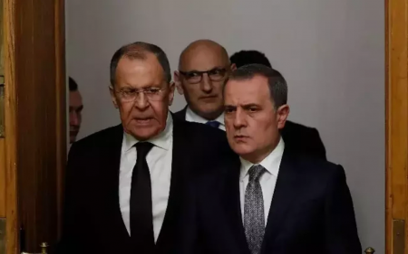 Ceyhun Bayramov və Sergey Lavrov təhlükəsizlik məsələlərini müzakirə ediblər