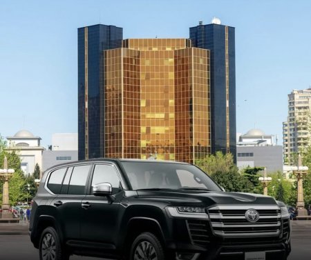 Mərkəzi Bank 206 min manata “Toyota” avtomobili alıb