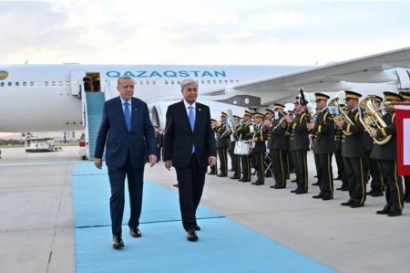 Tokayev Türkiyədə rəsmi səfərdədir