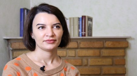   Sevinc Vaqifqızı həbsdən yazır: Təcridxanada nəzarətçi olmaq: “Özümə yer eləyən kimi, dedim, o puldan mənə də çatacaq, yoxsa qapı açmıram”