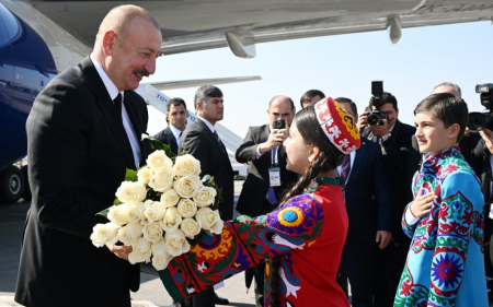 Prezident İlham Əliyev Tacikistanda səfərdədir