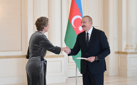 İlham Əliyev Misirin yeni səfirinin etimadnaməsini qəbul etdi