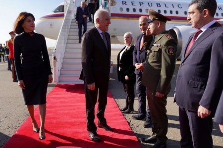 Ermənistan Prezidenti Vaaqn Xaçaturyan Gürcüstana rəsmi səfərə gəlib