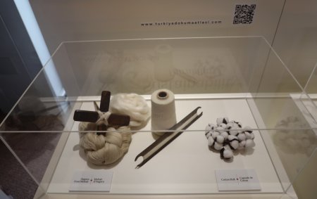 Strasbourg, Fransa — Avropa Parlament Assambleyasında “Türkiyə Dokuma Atlası” Mədəniyyət Sərgisi Açııb