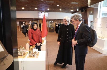 Strasbourg, Fransa — Avropa Parlament Assambleyasında “Türkiyə Dokuma Atlası” Mədəniyyət Sərgisi Açııb