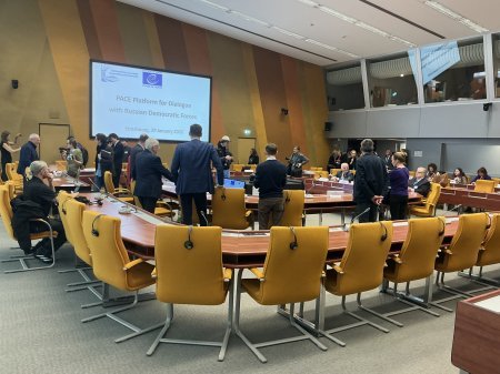 PACE Platforması Rus Demokratik Qüvvələri ilə Dialoqa Başlayır