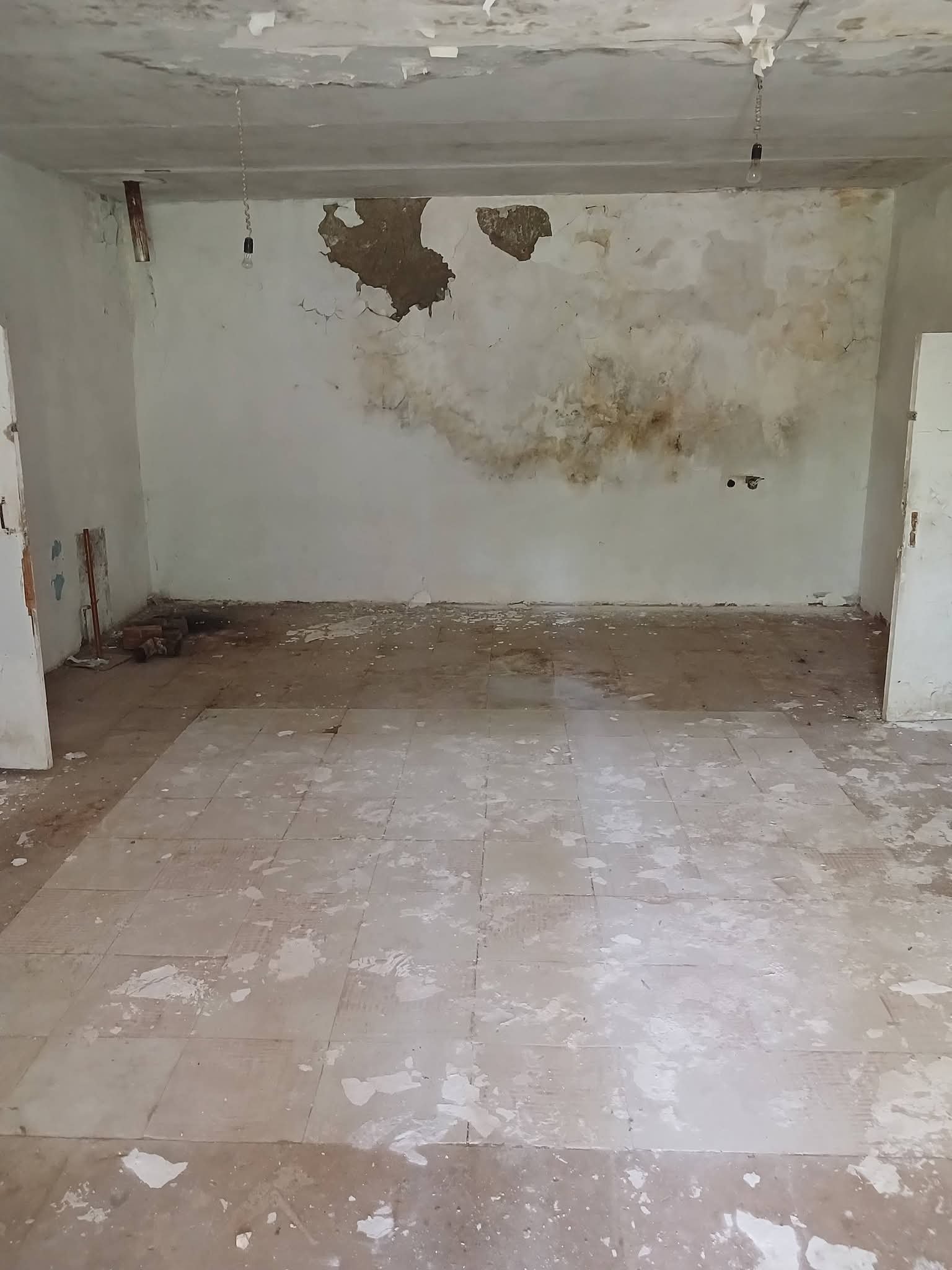 Şabranda Şahmat məktəbinin ərazisi satılıb, özünü isə viran qoyublar