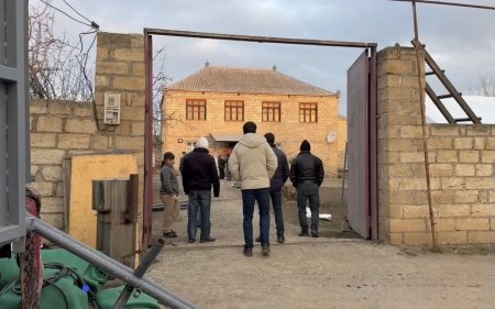 Gəncədə 17 yaşlı yeniyetmə atasını qətlə yetirməkdə şübhəli bilinir